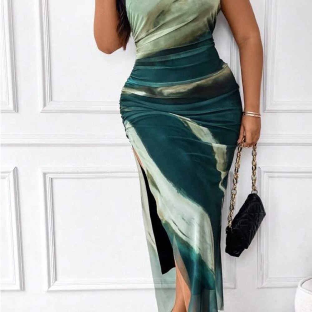 Elegant Green Sleeveless Dress